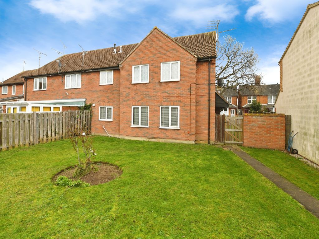 1 bed flat for sale in Falklands Road, BurnhamOnCrouch, Essex CM0, £