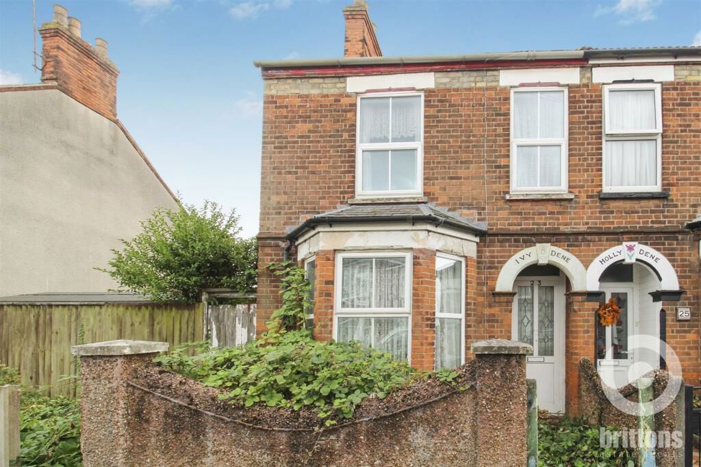 3 bed semidetached house for sale in Queens Avenue, King's Lynn PE30