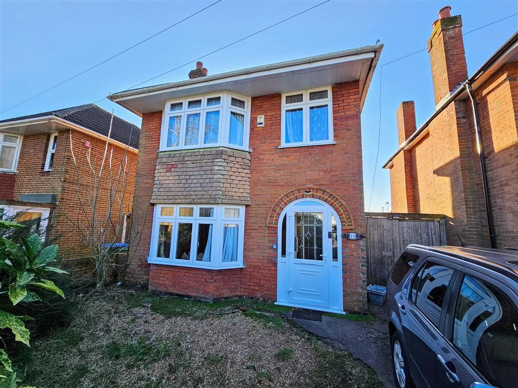 3 bed detached house for sale in Canterbury Avenue, Sholing