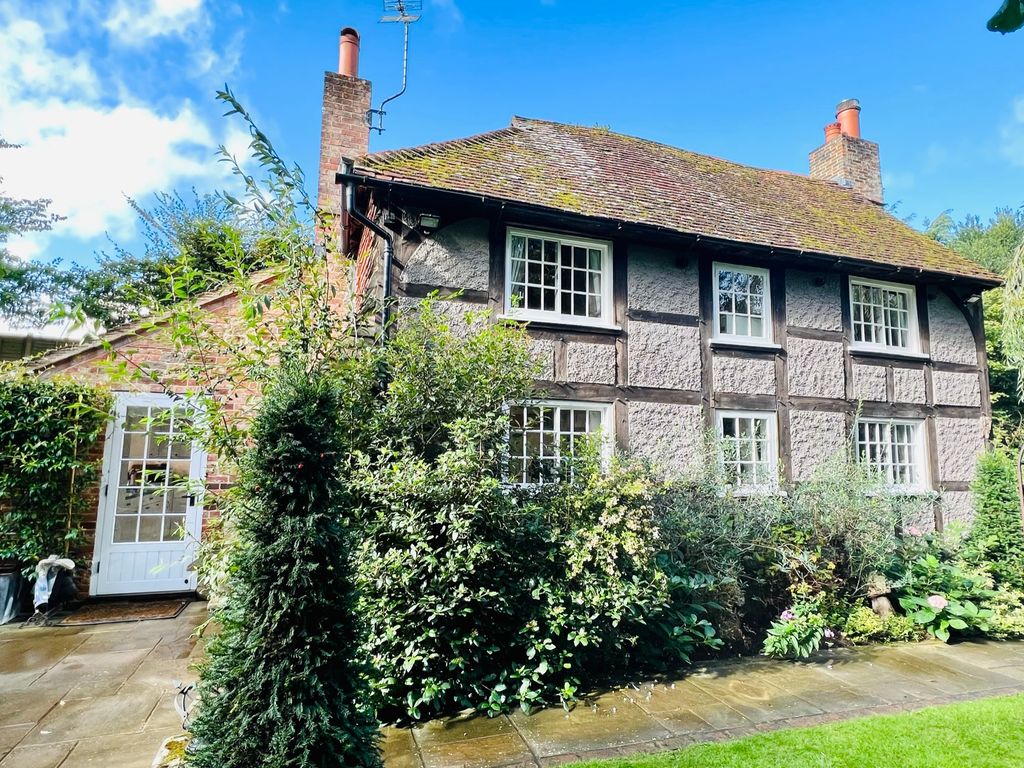 2 bed cottage for sale in Old Mill Lane, Petersfield GU31 Zoopla