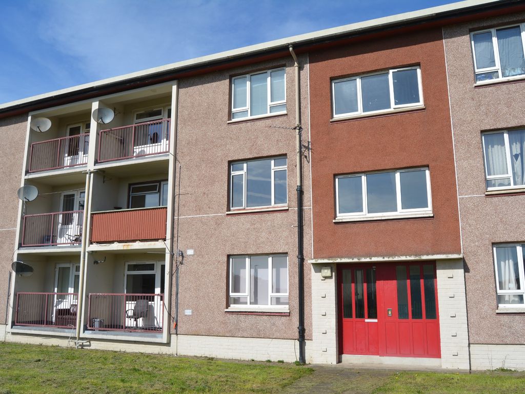 2 bed flat for sale in Kingseat Avenue, Grangemouth, Stirlingshire FK3