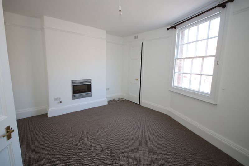 1 bed flat to rent in Park Street, Taunton TA1, £650 pcm Zoopla