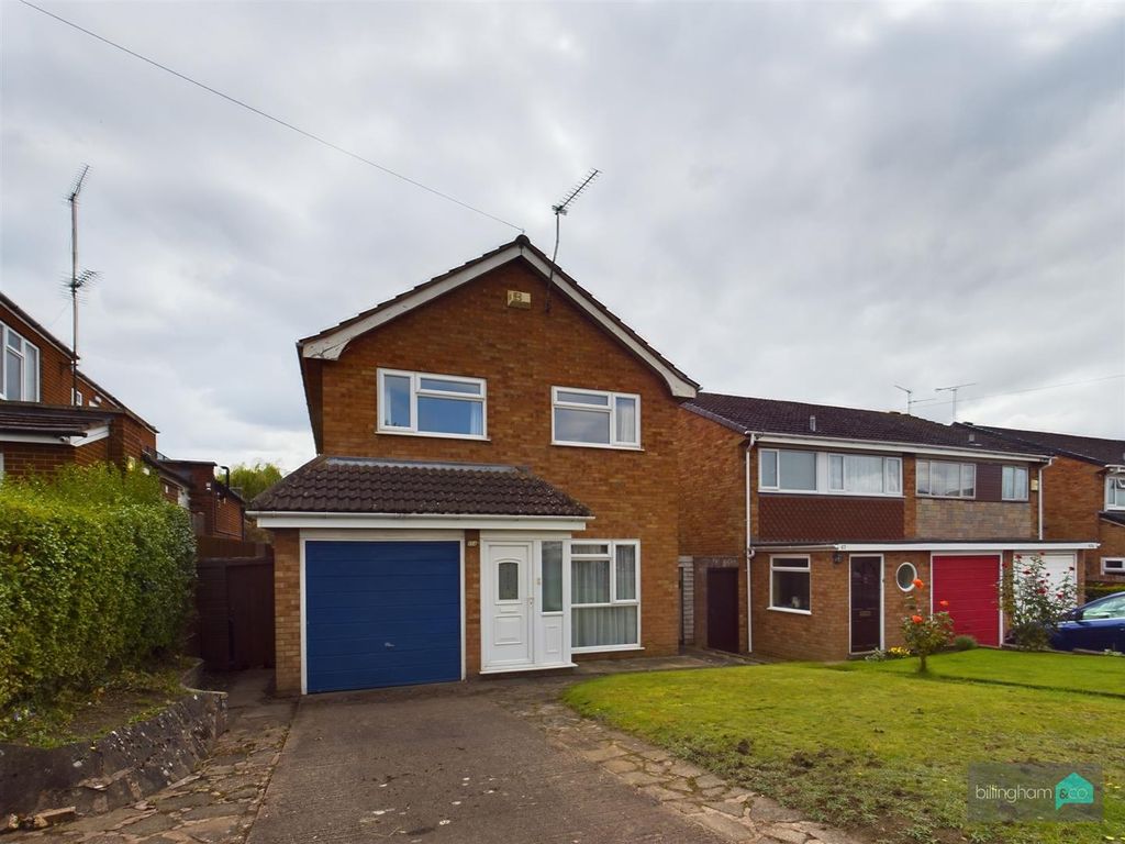 4 bed detached house for sale in Vicarage Road, Wollaston, Stourbridge