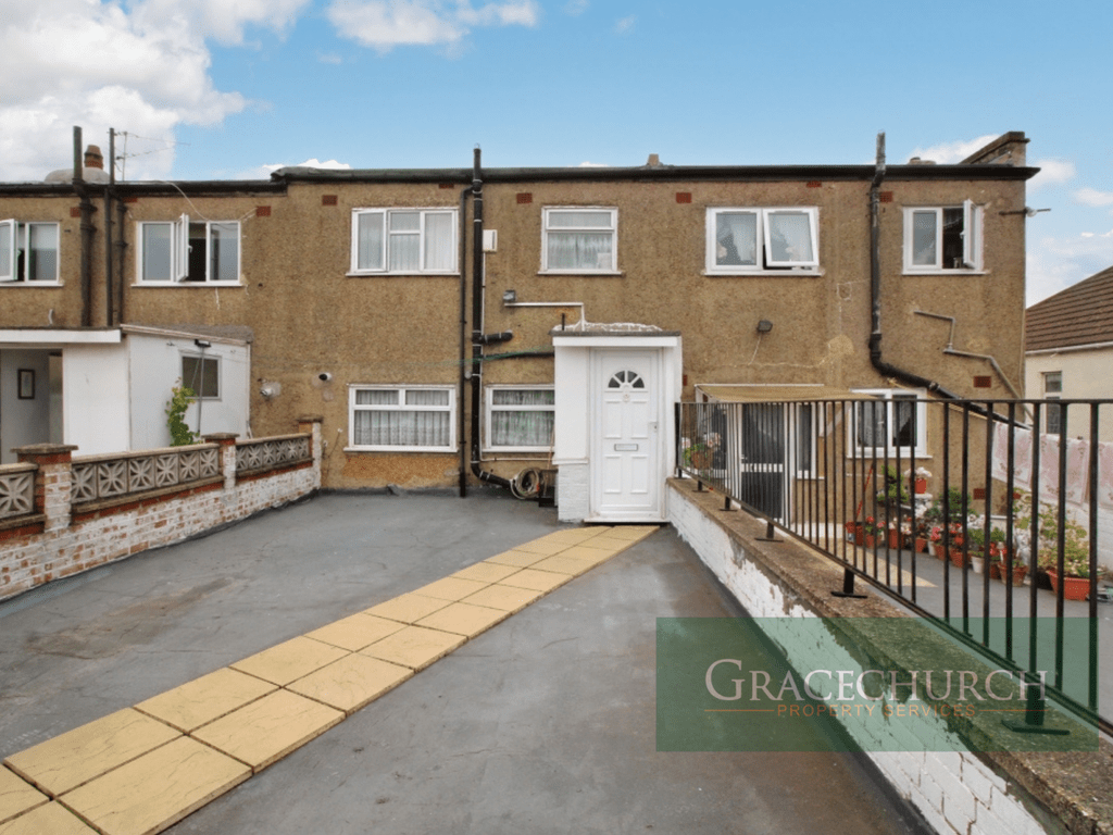 2 bed for sale in Empire Parade, Great Cambridge Road