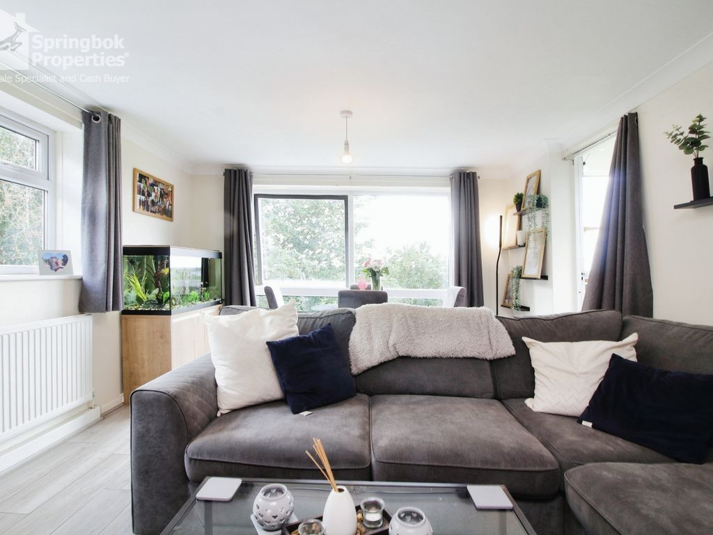 2 bed flat for sale in Elm Court, Elm Green Close, Worcester, Hereford