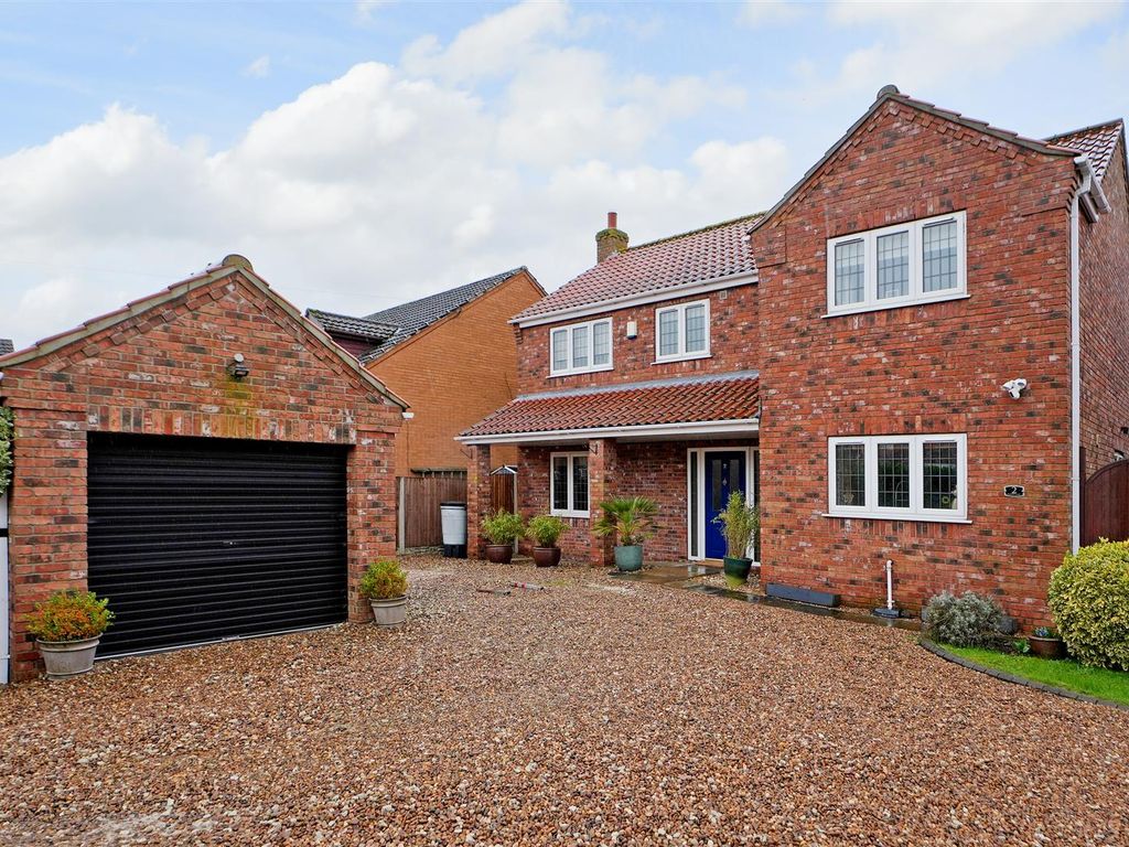 4 bed detached house for sale in Masons Court, Crowle, Scunthorpe DN17
