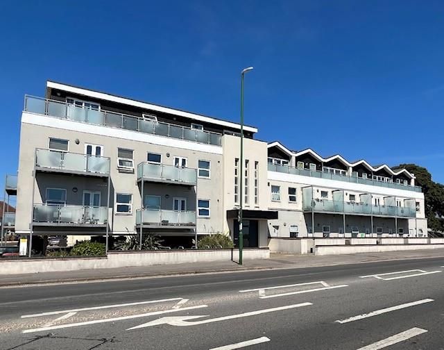 Studio to rent in Harbour House, Gardner Road, Portslade, Brighton BN41