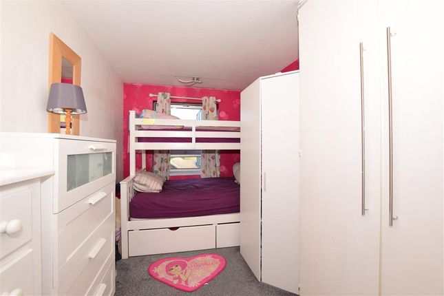 Basinghall Gardens, Sutton, Surrey SM2, 2 bedroom flat for sale