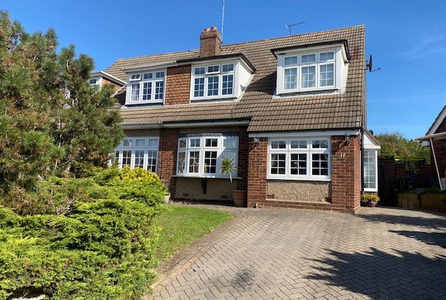 Lulworth Avenue, Goffs Oak, Herfordshire EN7, 3 bedroom semidetached