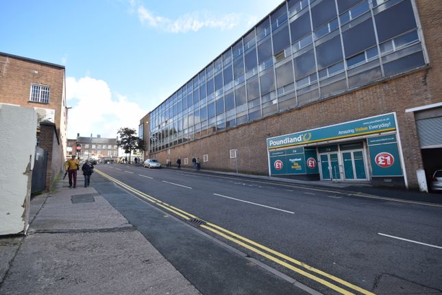 Studio to rent in The Midway, NewcastleUnderLyme ST5 46479900 Zoopla