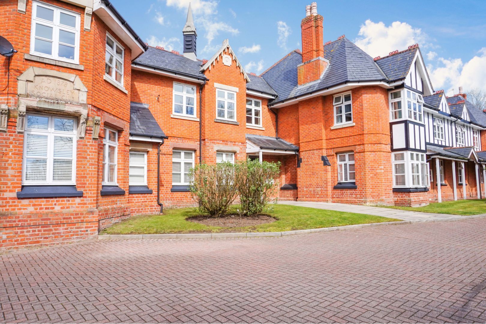 2 bed flat for sale in Cedar Court, Prescot L34 Zoopla