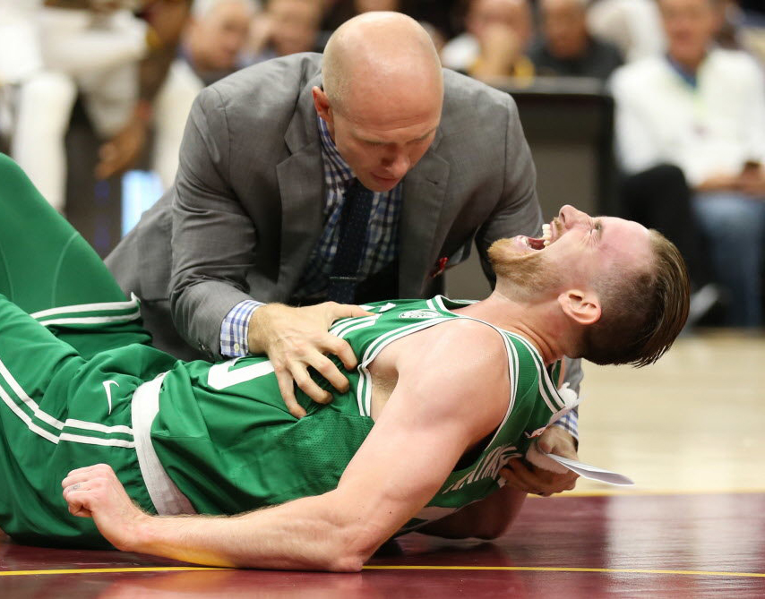 ≡ 8 Shocking Videos Of The Worst Basketball Injuries Ever 》 Life 360 Tips