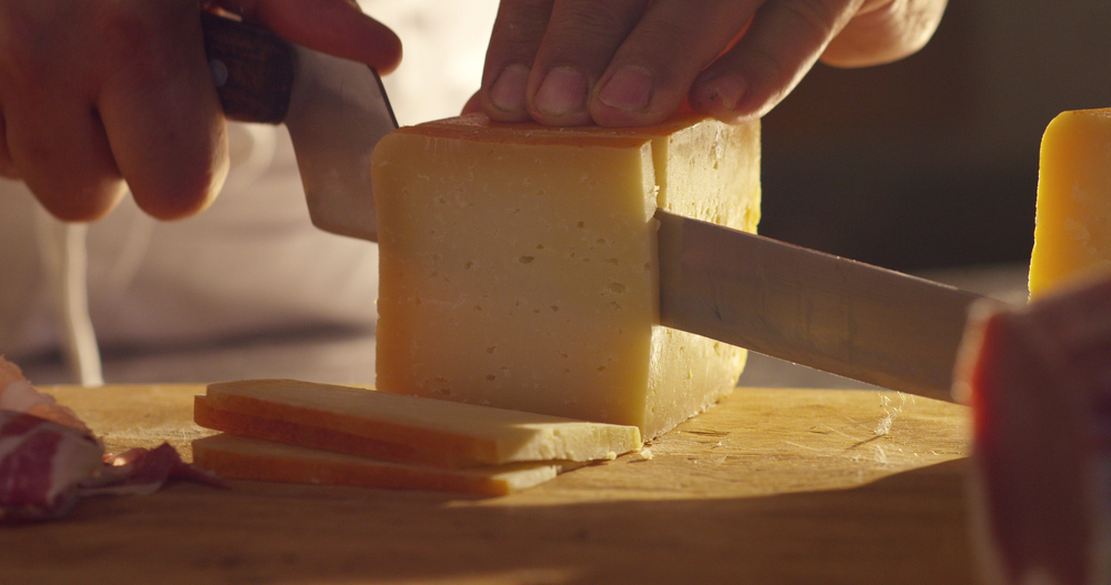 ≡ 8 Things That Happen To Your Body When You Eat Cheese Every Day