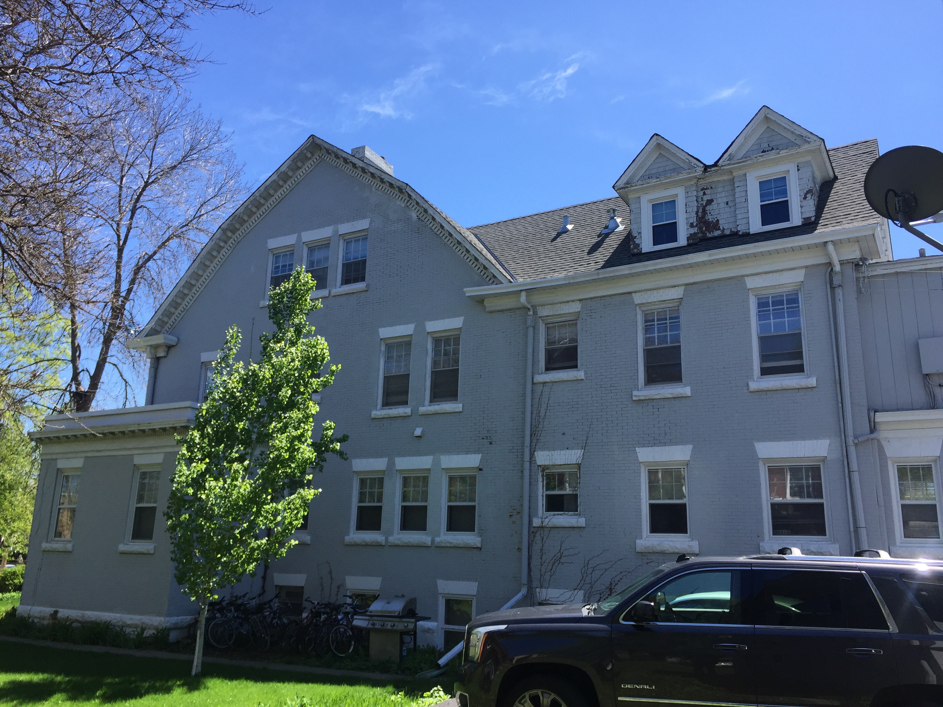 2118 Pillsbury Mansion Apt 5 Studio , Original Sunroom. 19 UNIT WEDGE