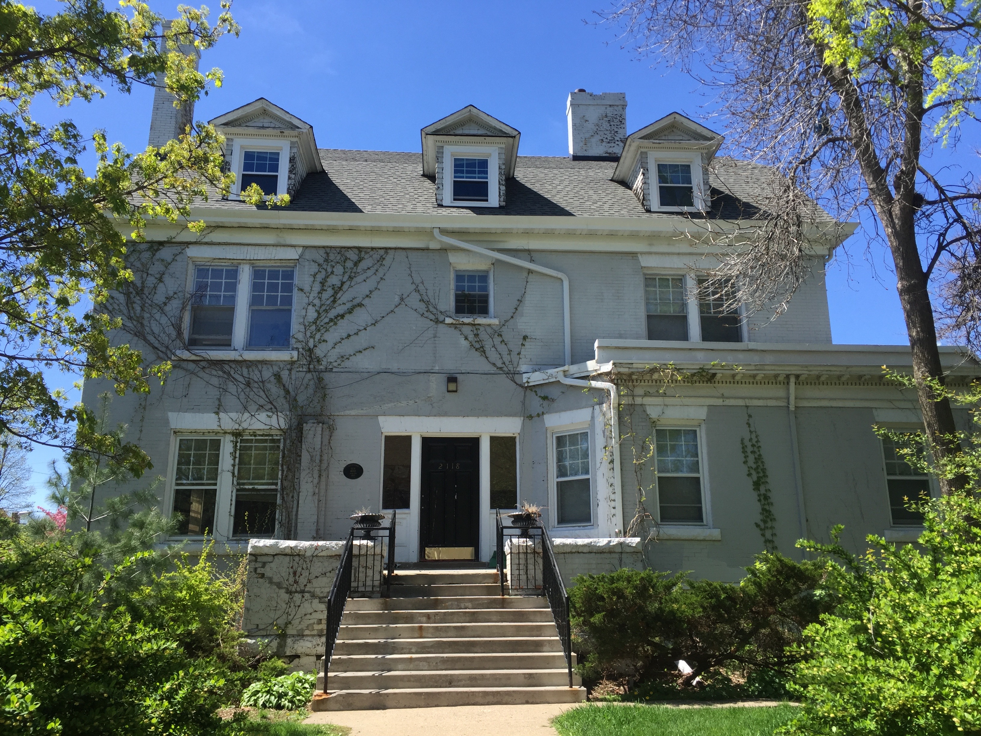 2118 Pillsbury Mansion Apt 5 Studio , Original Sunroom. 19 UNIT WEDGE