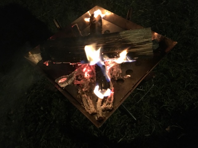 ｂｂｑ 専用 コンロはもういらない ユニフレームの焚火台 ひとつで多彩に最高に楽しむべし 一級建築士タメゴローの薪ストーブと薪割り生活