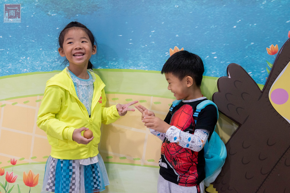 【嘉義景點】來夢工場摸金雞蛋動手做蛋捲｜超大版新鮮屋好好拍｜吃茶葉蛋.品嘗雞精~勤億蛋品夢工場