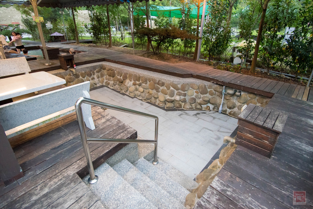 【台南溫泉】台南溫泉美人湯｜門票50元讓你泡腳泡到舒服舒服的｜個人湯屋｜戶外包池一小時750元｜碳酸氫鹽泉~~楠西龜丹溫泉體驗池