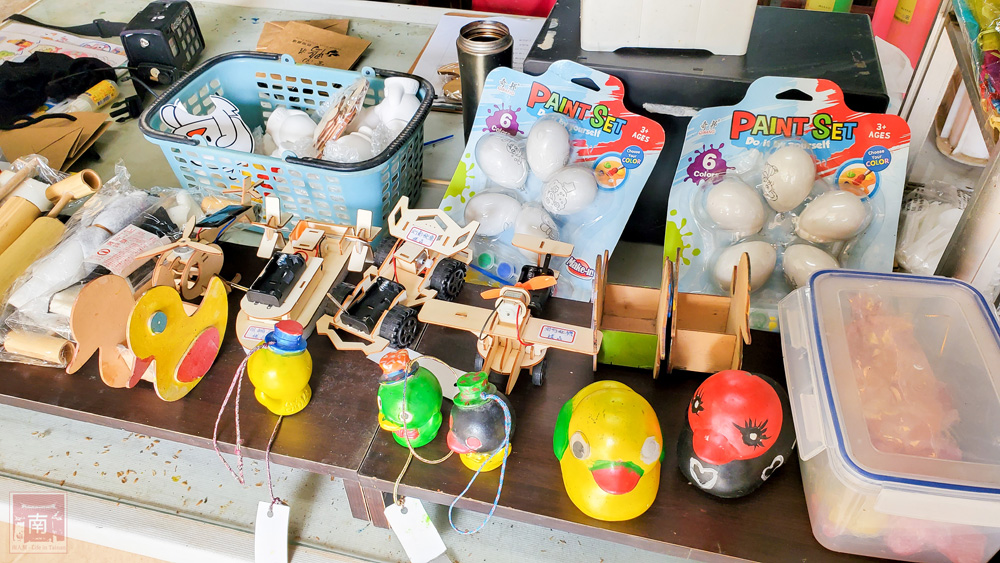 【臺南景點】親手餵鴨子撿鴨蛋｜搭乘小火車遊園區｜DIY做顆鹹鴨蛋｜體驗親子農村樂一日遊｜免費玩水和玩沙~~台南鴨莊