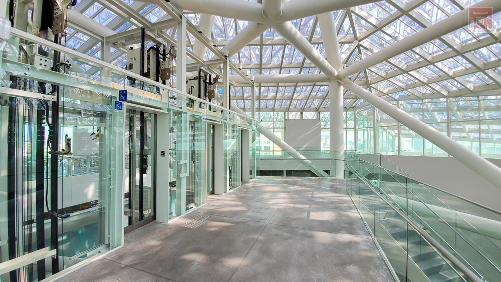 【臺南美食】以循環設計打造的空間受賞2022金點設計獎,純白空間好好拍,打造臺南的天空公園,以玻璃碎片打造餐桌椅型式~南美春室 【臺南美食】以循環設計打造的空間受賞2022金點設計獎,純白空間好好拍,打造臺南的天空公園,以玻璃碎片打造餐桌椅型式~南美春室