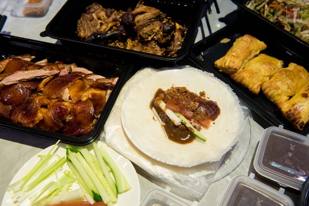 【臺南美食】外帶預約限定優惠，半鴨價錢買到整隻鴨，櫻桃鴨一鴨三吃，片鴨搭配帕內拉焦糖和山楂膏，鴨骨製作成獨家料理，還有鴨延伸的港式美食~玥圓坊