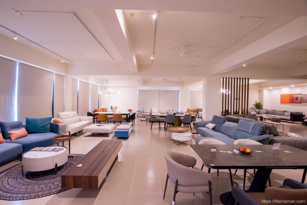 台南45年在地家具品牌，台南最多台灣製沙發、義大利原裝進口沙發及台灣製床墊、歐美品牌進口床墊，主打全客製化家具和沙發，工廠直營，打造屬於自己的空間感~高鑫家居