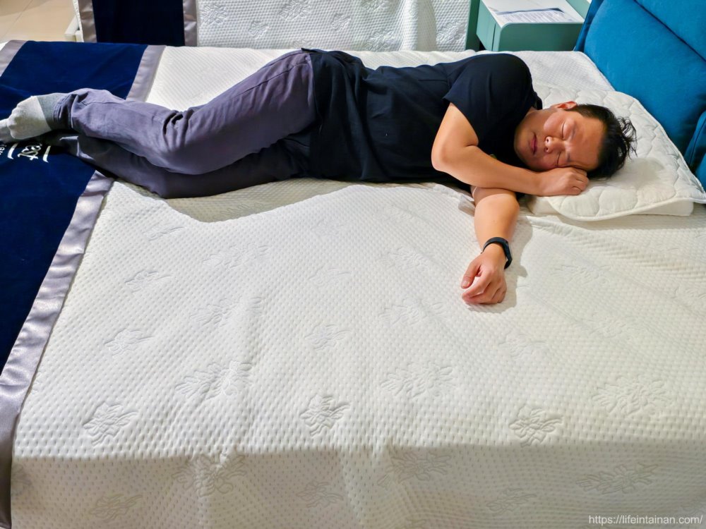 台南45年在地家具品牌，台南最多台灣製沙發、義大利原裝進口沙發及台灣製床墊、歐美品牌進口床墊，主打全客製化家具和沙發，工廠直營，打造屬於自己的空間感~高鑫家居