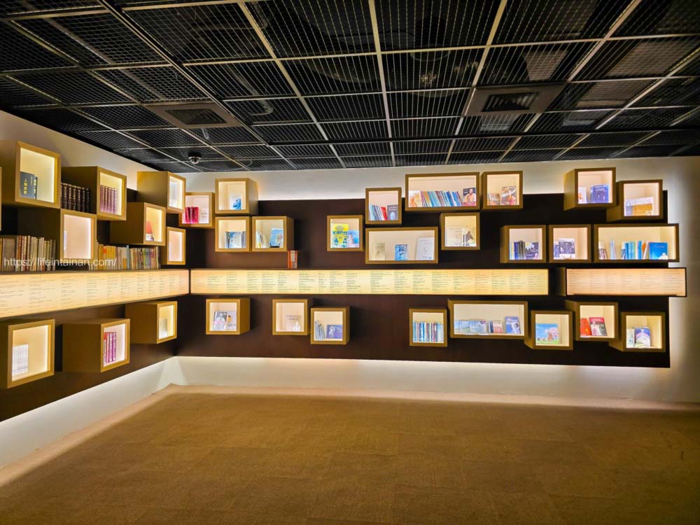 新春假期來去佛光山!2026年春節平安燈法會盛大登場,為期一個月法會活動、飛馬主燈表演、無人機高空燈光秀、年節燈飾與佛光好市集一次看 新春假期來去佛光山!2026年春節平安燈法會盛大登場,為期一個月法會活動、飛馬主燈表演、無人機高空燈光秀、年節燈飾與佛光好市集一次看