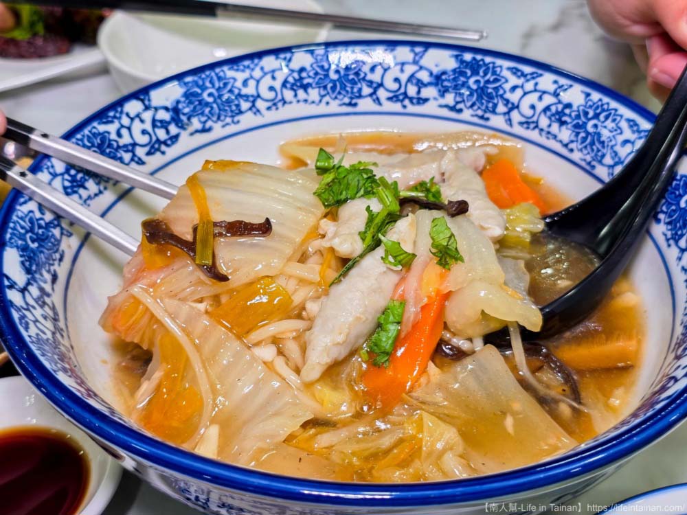 台南福樓新品牌「卷麵」開吃!土魠魚羹麵、麻油豬肉飯卷、香腸飯卷一次吃,台式魯麵搭配現炸土魠魚,還有超特別炸海苔米糕卷、酥炸南瓜片 台南福樓新品牌「卷麵」開吃!土魠魚羹麵、麻油豬肉飯卷、香腸飯卷一次吃,台式魯麵搭配現炸土魠魚,還有超特別炸海苔米糕卷、酥炸南瓜片