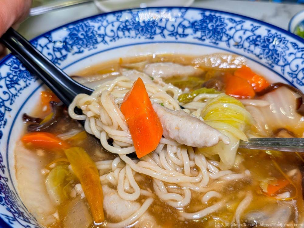 台南福樓新品牌「卷麵」開吃!土魠魚羹麵、麻油豬肉飯卷、香腸飯卷一次吃,台式魯麵搭配現炸土魠魚,還有超特別炸海苔米糕卷、酥炸南瓜片 台南福樓新品牌「卷麵」開吃!土魠魚羹麵、麻油豬肉飯卷、香腸飯卷一次吃,台式魯麵搭配現炸土魠魚,還有超特別炸海苔米糕卷、酥炸南瓜片