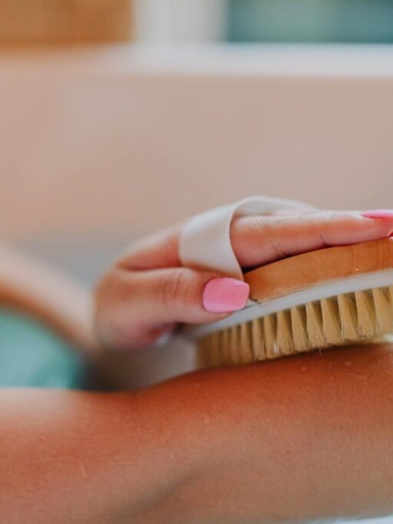 The Art of Dry Brushing: Your Secret to Smooth and Glowing Skin