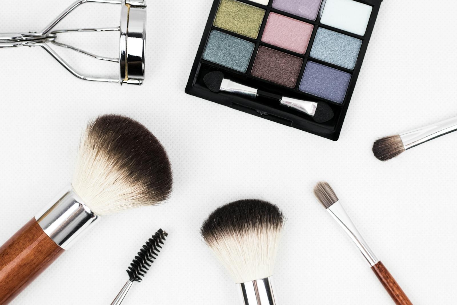 The Ultimate Beauty Gift Guide: 20 Perfect Picks for Makeup Lovers