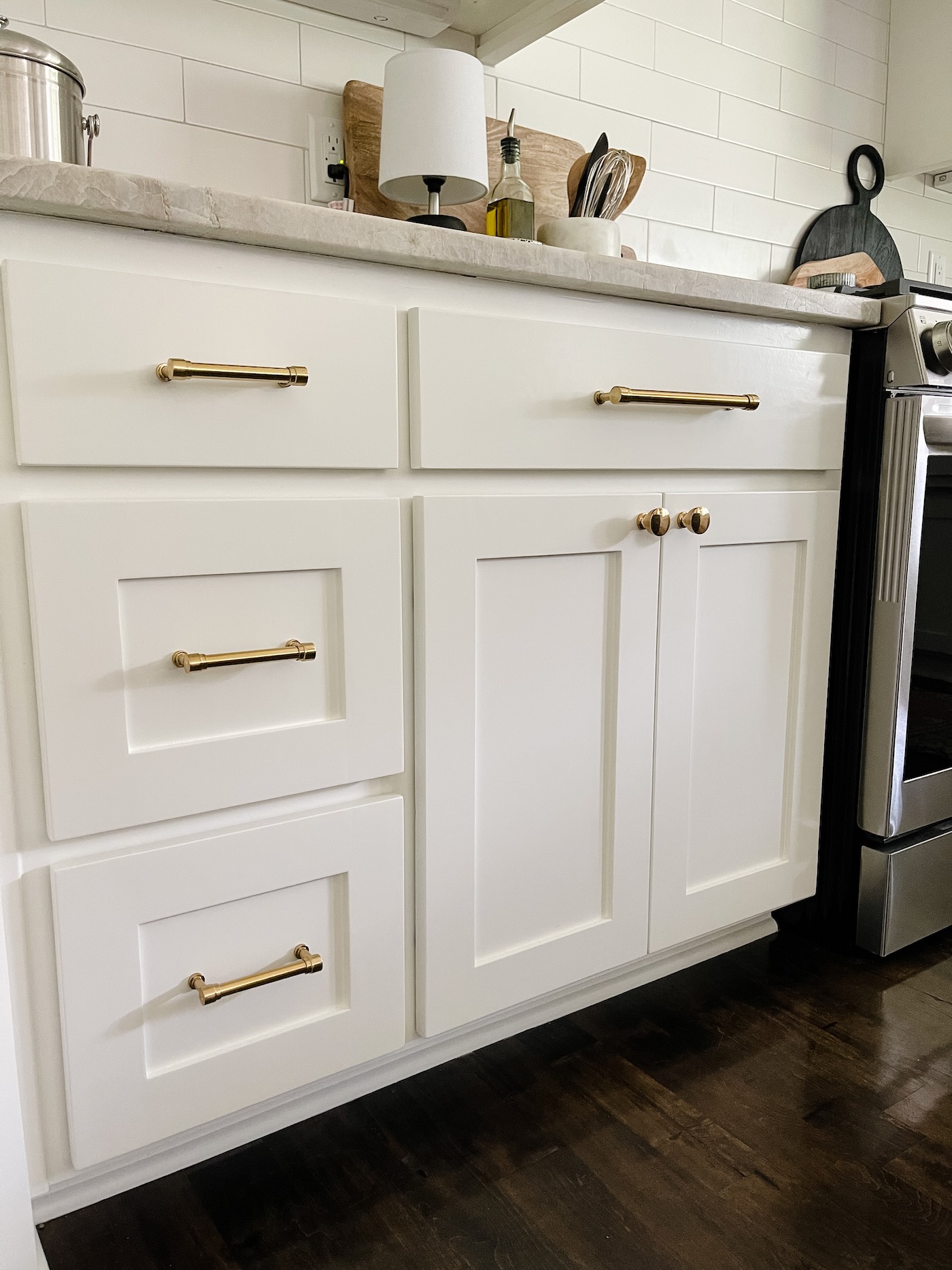 White Shaker Kitchen With Brass Hardware Matttroy
