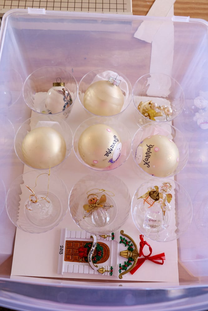 CLEVER HOW TO ORGANIZE CHRISTMAS DECORATIONS