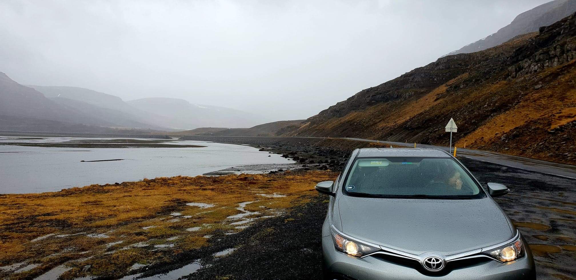 Car In iceland life out the hive