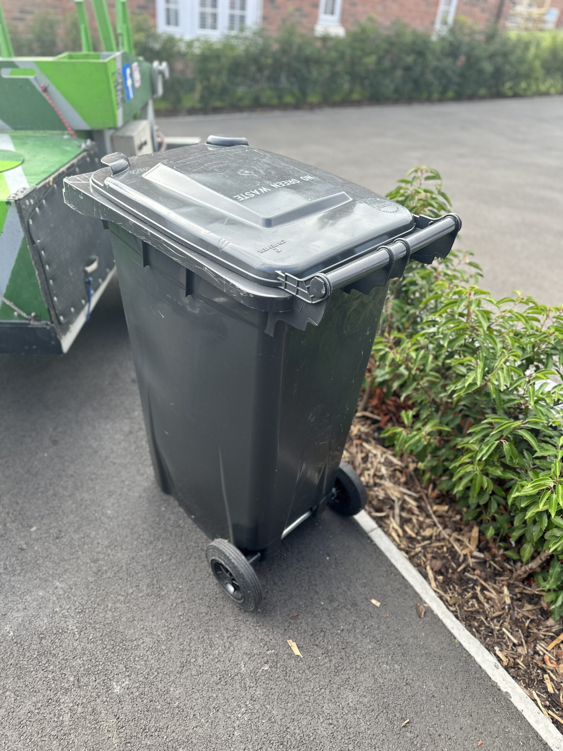 Wheelie Bin Clean Lifes Bin Good