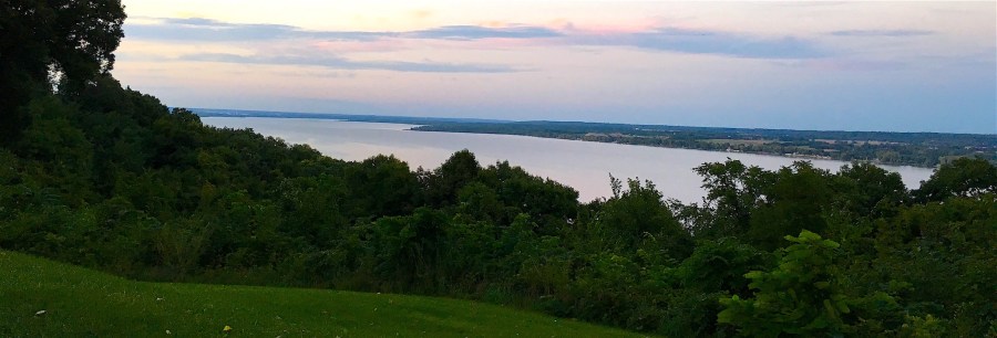 Illinois River Valley