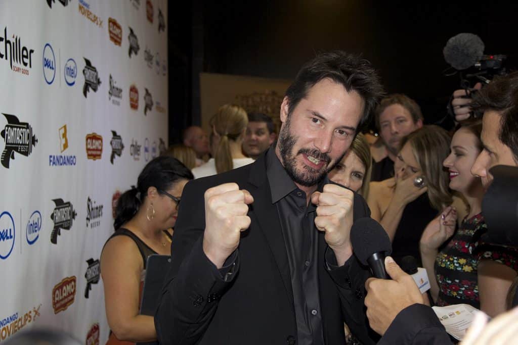 14 Celebrities Who Live Surprisingly Modest Lives