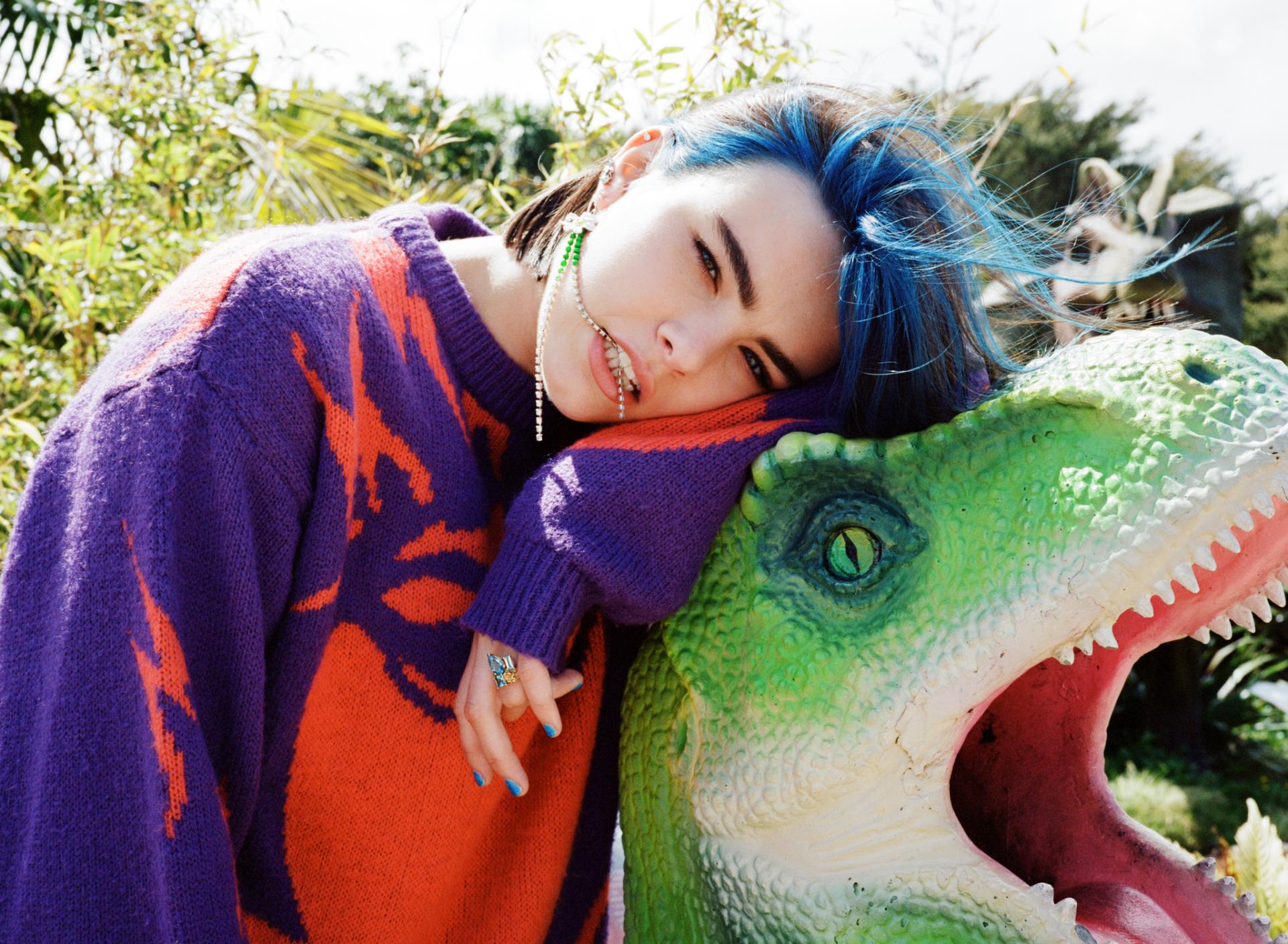 Watch BENEE Drops New Video For ‘Supalonely’ Ft. Gus