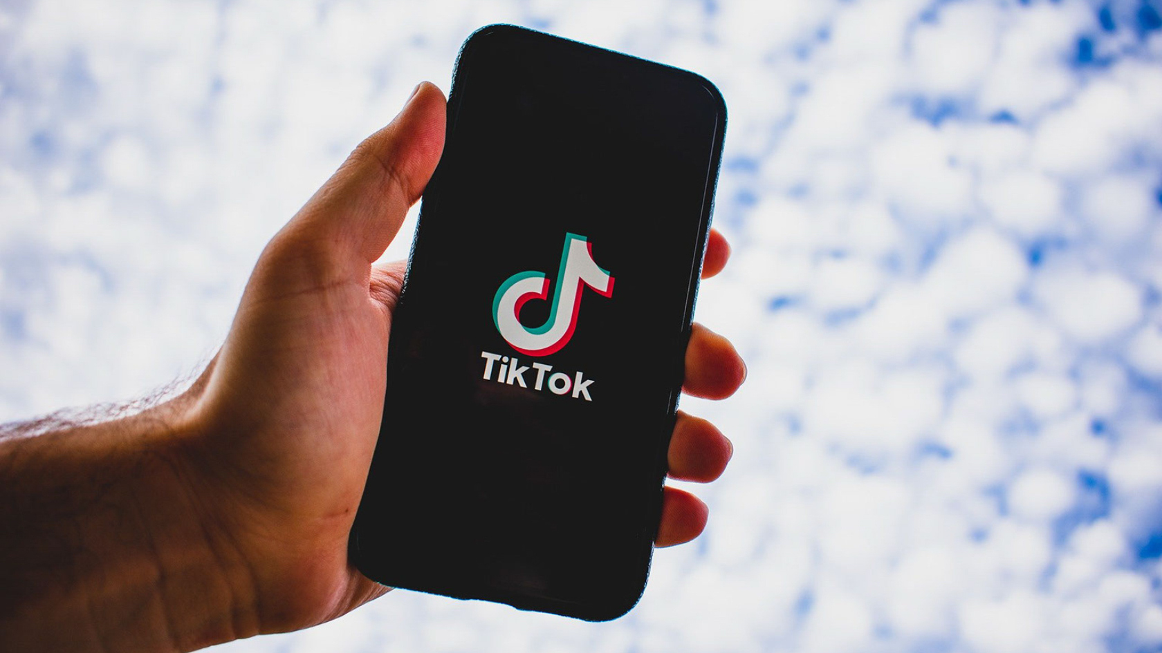 2021's Top 10 Funniest (And Catchiest) TikTok Audios lifewithoutandy