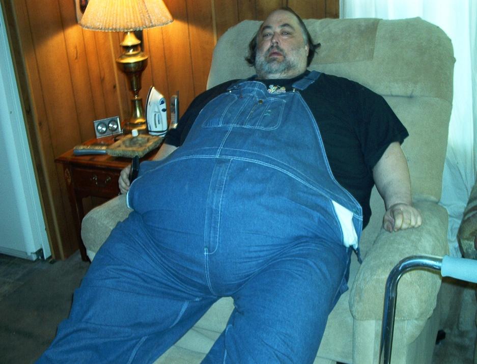 Model 3653 MedLift Bariatric Model Lift Chair with 600lbs weight capacity.