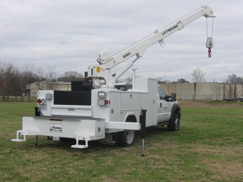 DC Powered Crane vs Hydraulic Crane Liftmoore, Inc. Truck Cranes