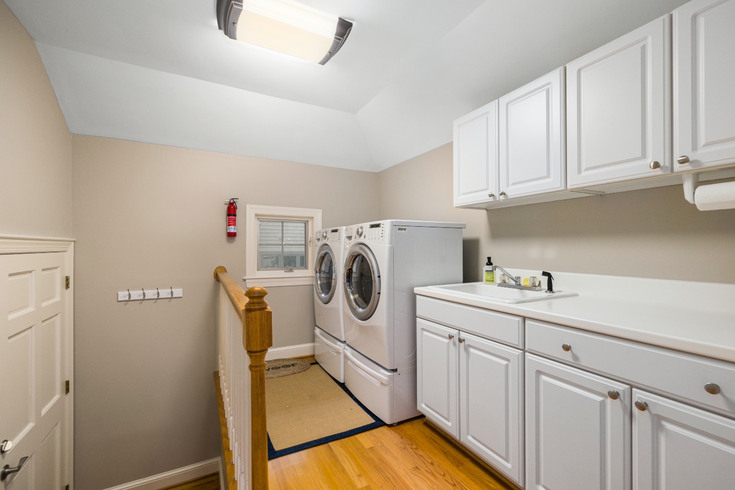 8 Laundry Room Lighting Ideas light.style