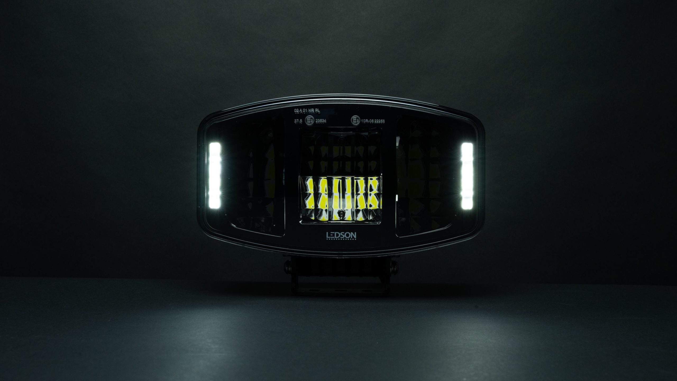 Ledson Orion 10+ LED 100W Spotlight with White & Amber Position Light