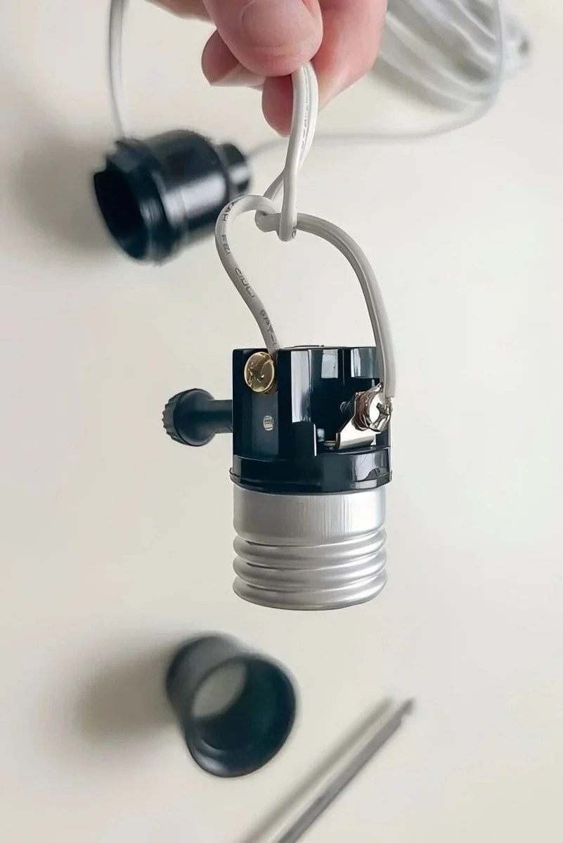 Can I Use a 120 Volt Bulb in a 250 Volt Socket?