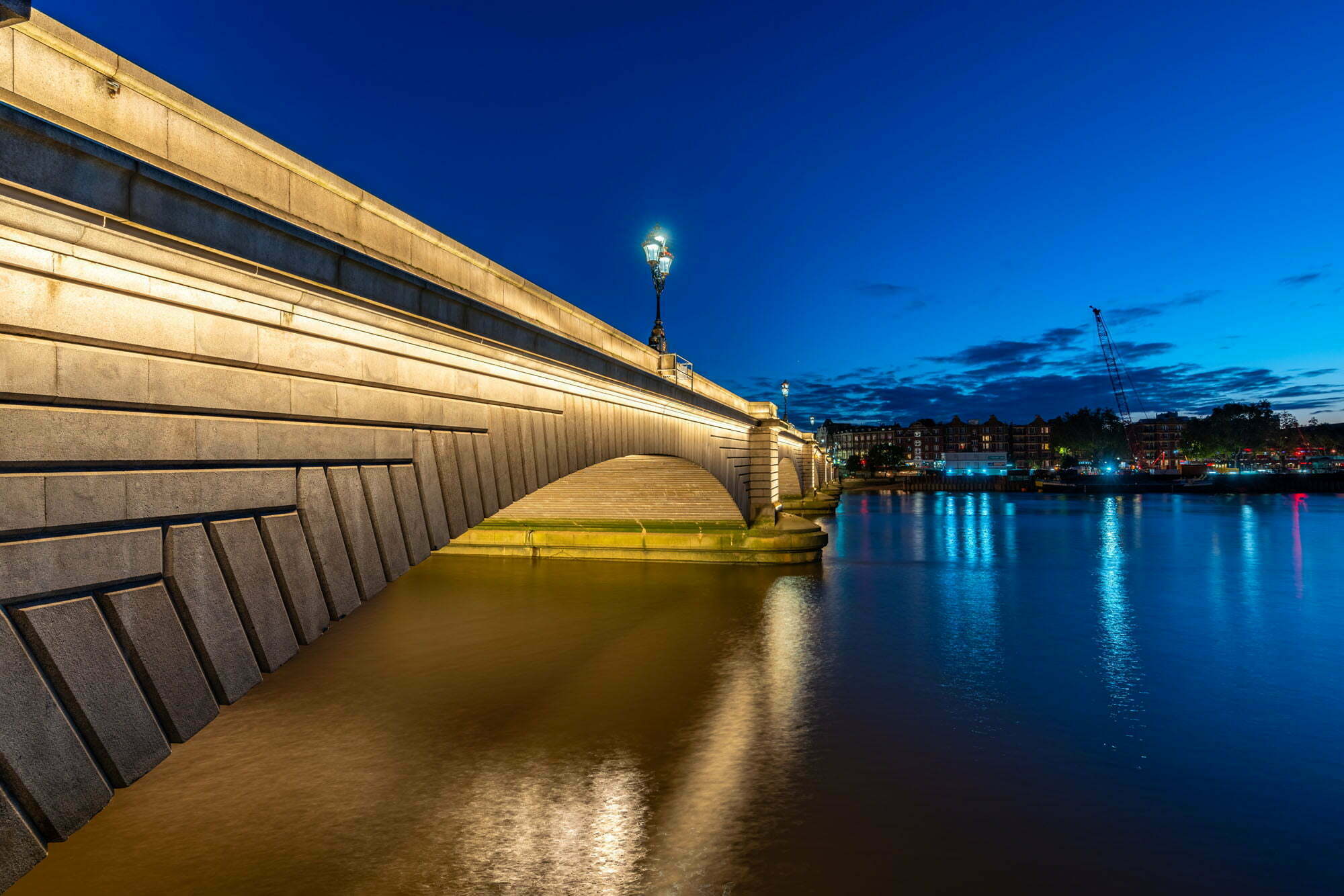 Putney Bridge. Light Bureau