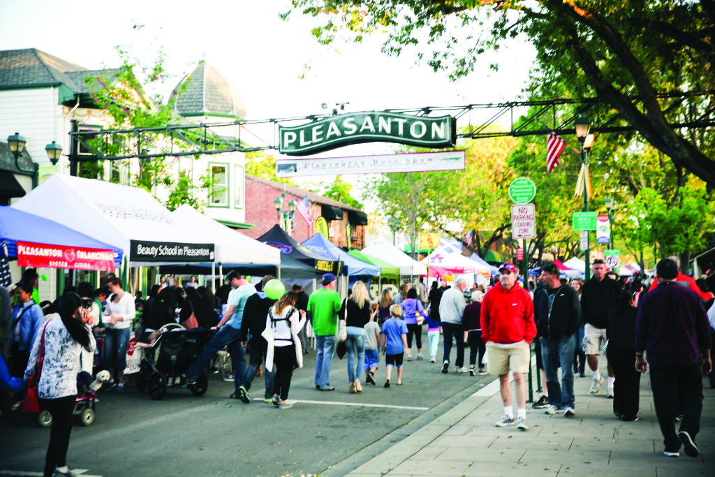 Lighthouse Real Estate, Inc. Lighting up communities, Leading the way.