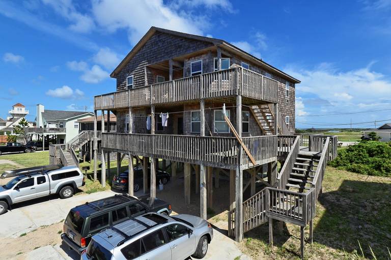 Book Our 2023 Hatteras Cottages for Rent Lighthouse View