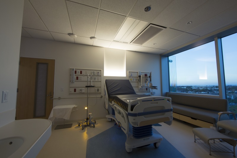 Kaiser Permanente San Diego Medical Center Wins 2017 IES Lighting