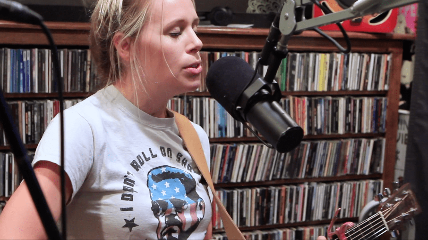 Elise Davis Performs "Married Young" Live Lightning 100